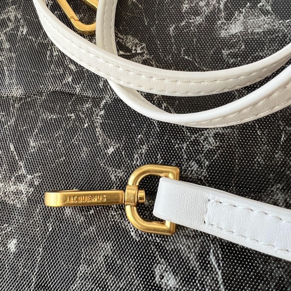 JACQUEMUS Le Grand Chiquito Top-Handle Bag - Picture 9 of 11